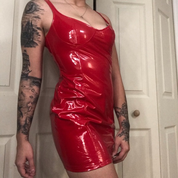 Red pleather body con dress - Picture 2 of 5